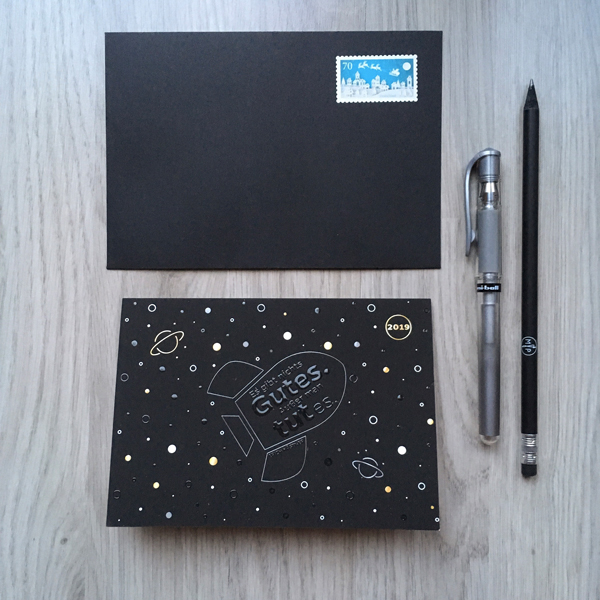 Schwarze Weihnachtskarte mit Relieflack